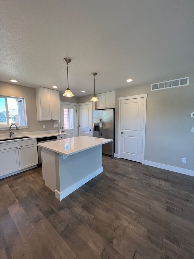 Foto del edificio - 2B/2B Berthoud Ranch Style Home Built with...