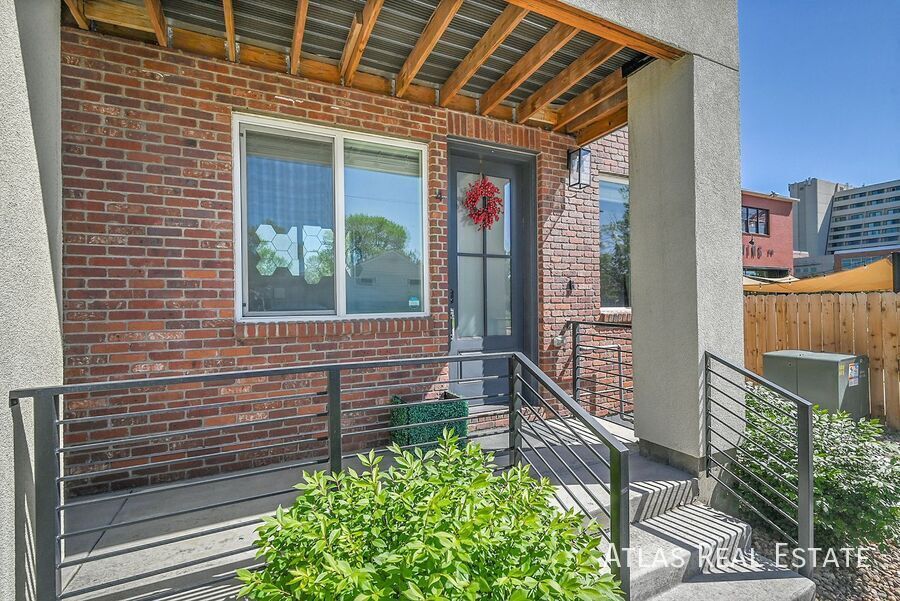 Primary Photo - 7035 E 38th Ave