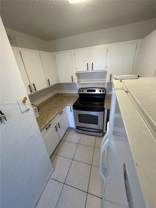 Building Photo - 5702 W 26th Ave