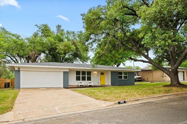 Foto del edificio - 11903 Oak Trail