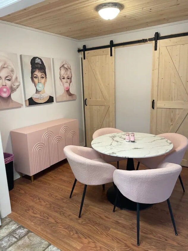 Comedor - 825 Harbor Bend Dr