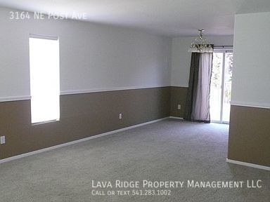 Building Photo - 3164 NE Post Ave