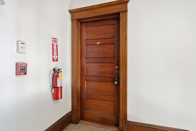 Foto del edificio - 44 Bardwell St