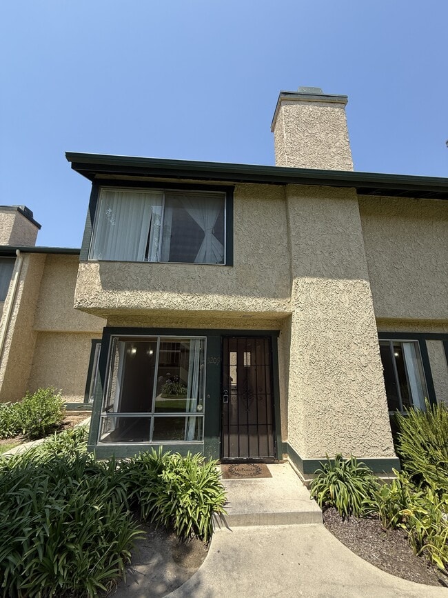 Building Photo - 5209 Perkins Rd