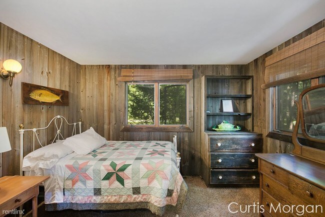 Foto del edificio - 23149 Lakeview Ln