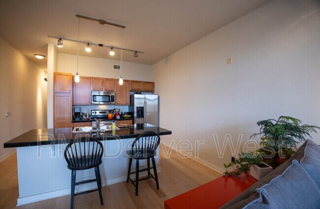 Foto del edificio - 7240 W Custer Ave