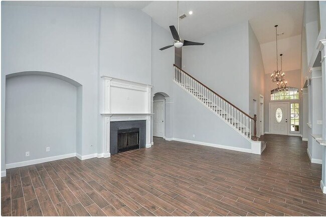 Foto del edificio - 20331 Canyon Gate Blvd