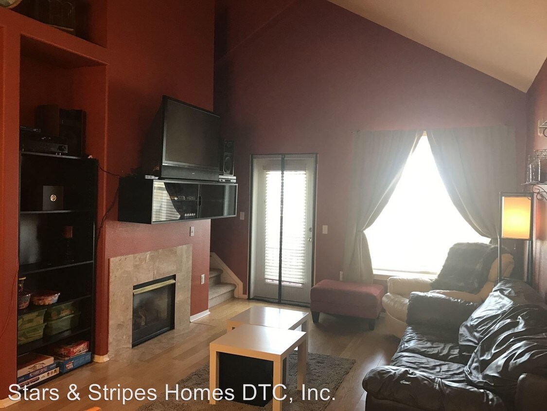 Foto principal - 18929 E Warren Cir