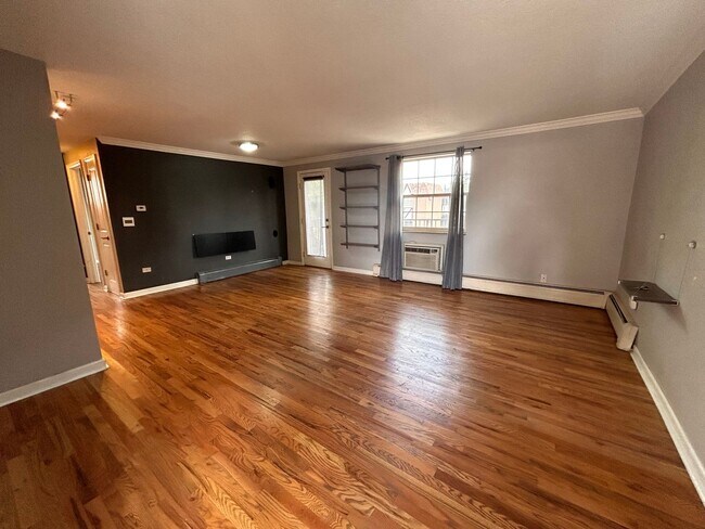Foto del edificio - $0 DEPOSIT OPTIONS. CHARMING ONE-BEDROOM C...