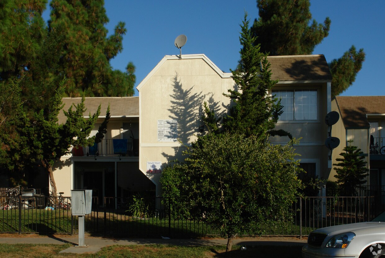 Building Photo - 1415 Tami Lee Dr