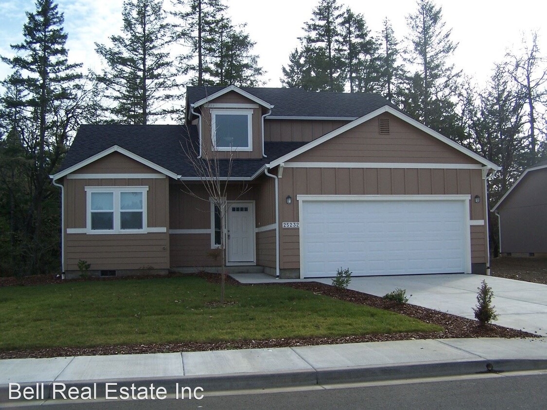 3 br, 2.5 bath House 25232 Stellar Ave House Rental in OR