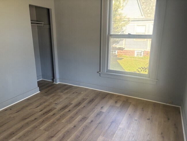 Foto del edificio - 1534 3rd Ave SE