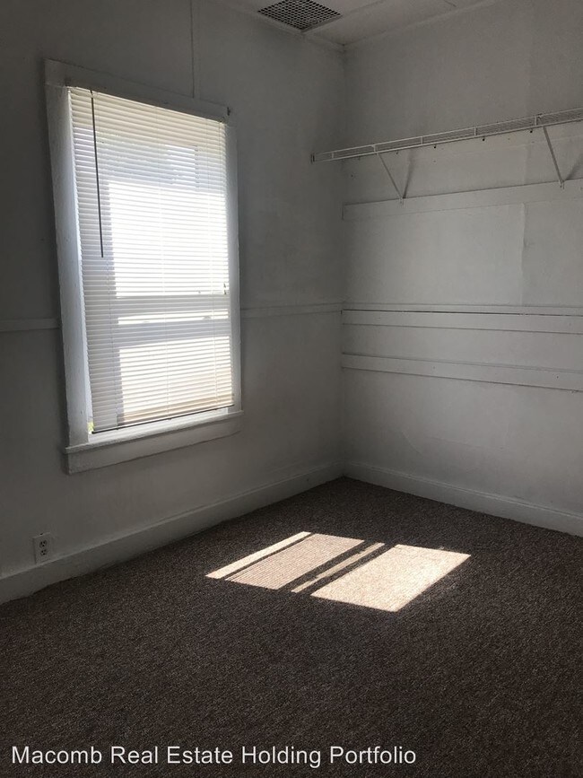 Building Photo - 4 br, 1 bath House - 334 W Chandler St
