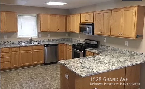 Building Photo - 1528 Grand Ave