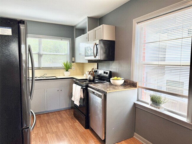 Foto del edificio - 2027 Sheridan St