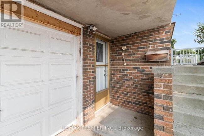 Building Photo - 7872 Martin Grove Rd