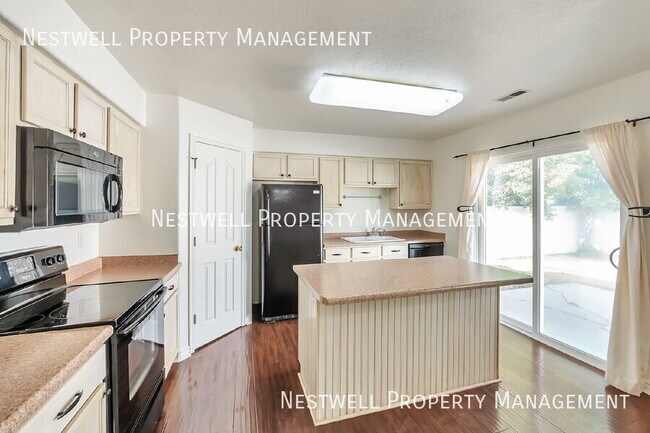 Building Photo - 905 S 790 W