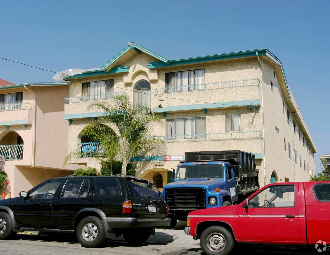Building Photo - 11432 Menlo Ave