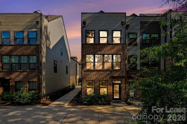 Building Photo - 300 Twinflower Ln
