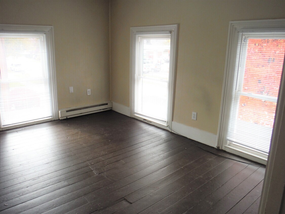 89 Bay St Unit 5, Glens Falls, NY 12801 Apartments in Glens Falls, NY