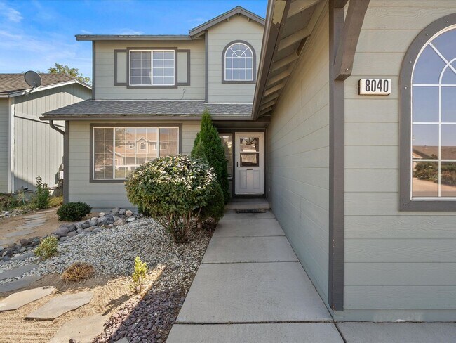 Building Photo - Newly Renovated 4 Bedroom Home with Gorgeo...