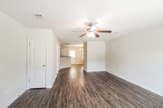 Building Photo - 2745 Marlin Dr