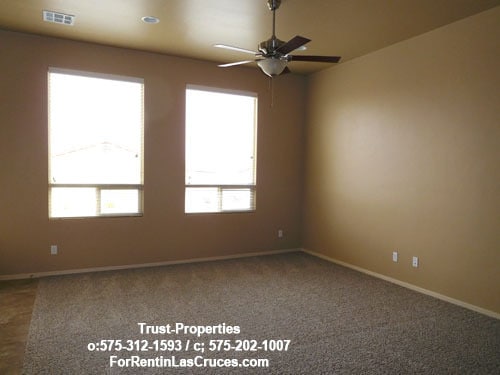 Building Photo - Spacious 3/2