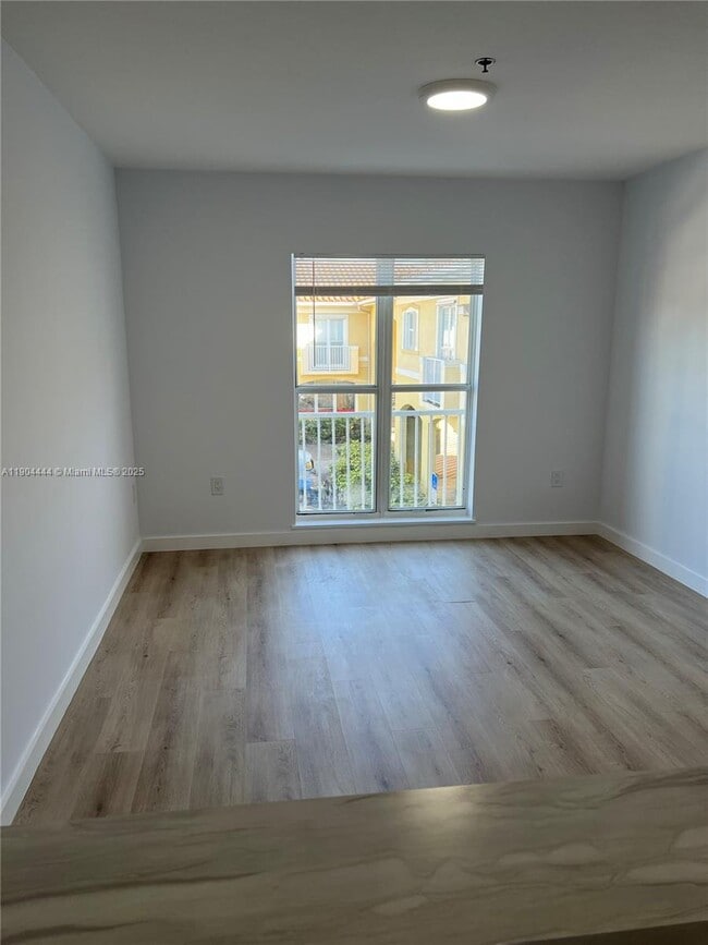 Foto del edificio - 9720 SW 184th St