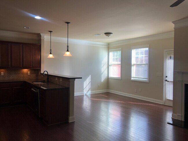 Foto del edificio - 5828 Norfolk ChaseRoad