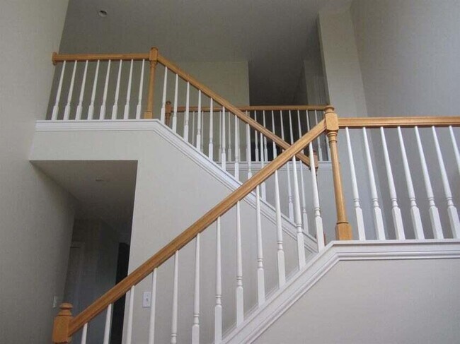 Foto del edificio - 537 Forest Hill Dr