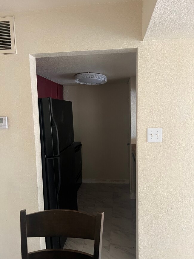 Photo - 8100 Creekbend Dr Apartment