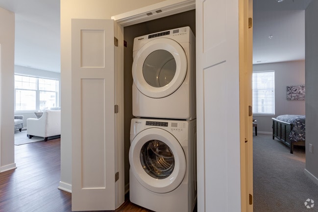 Washer/Dryer - Seasons at Orchard Hills