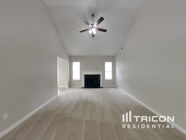 Building Photo - 2162 Mulberry Lane Lithonia GA