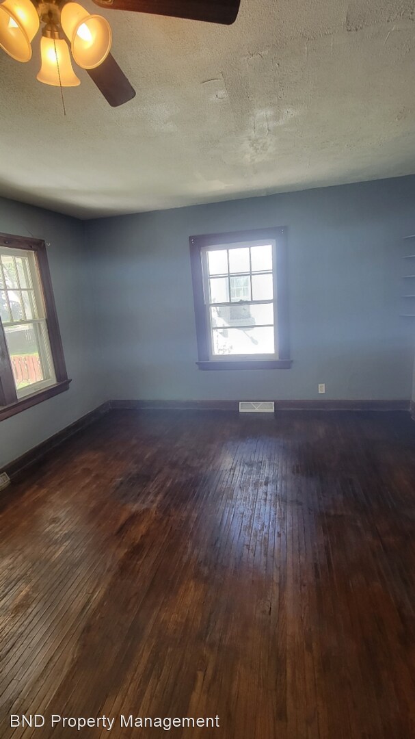 Building Photo - 3 br, 1.5 bath House - 3764 Lockwood Ave