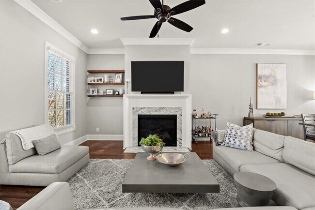 Foto del edificio - 160 Clover Ct