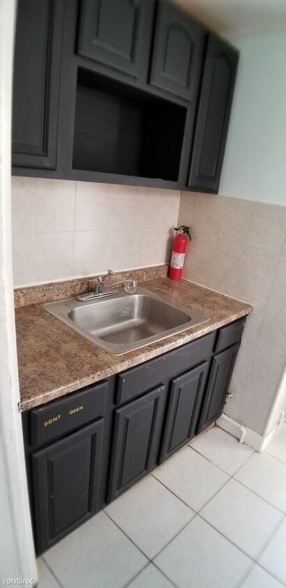 1 br, 1 bath - 142 Wakeman Ave - 1 br, 1 bath  - 142 Wakeman Ave