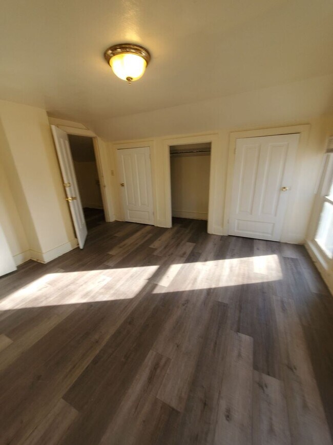 Foto del edificio - 913 College Ave