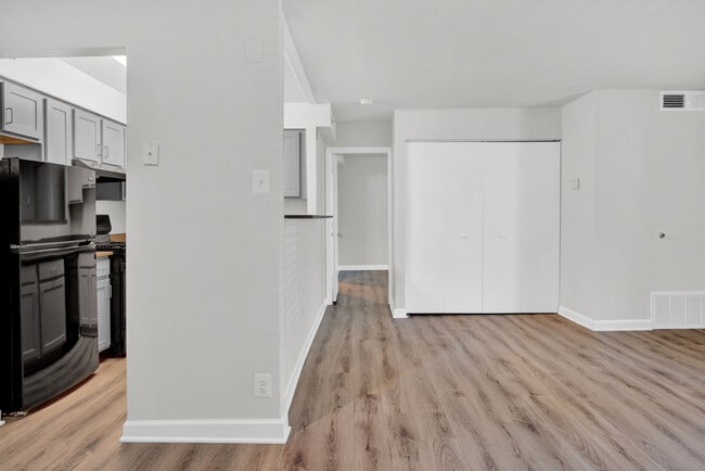 Newly Renovated Apartment Interiors in 2023! - Autumn Woods