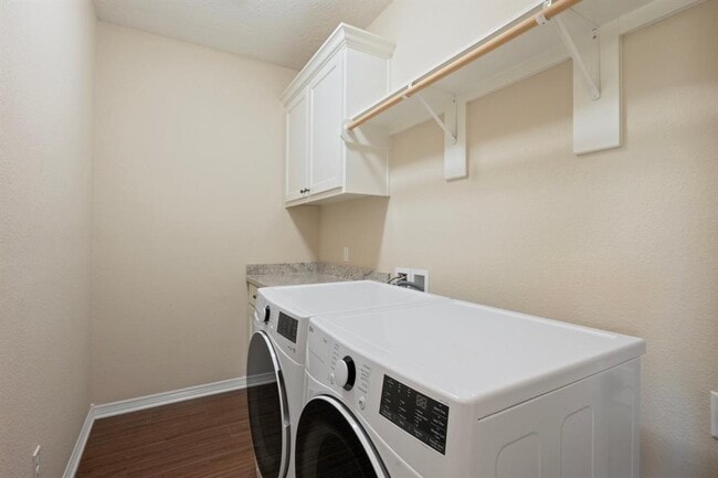 Building Photo - 2512 Cordova Ridge Ct