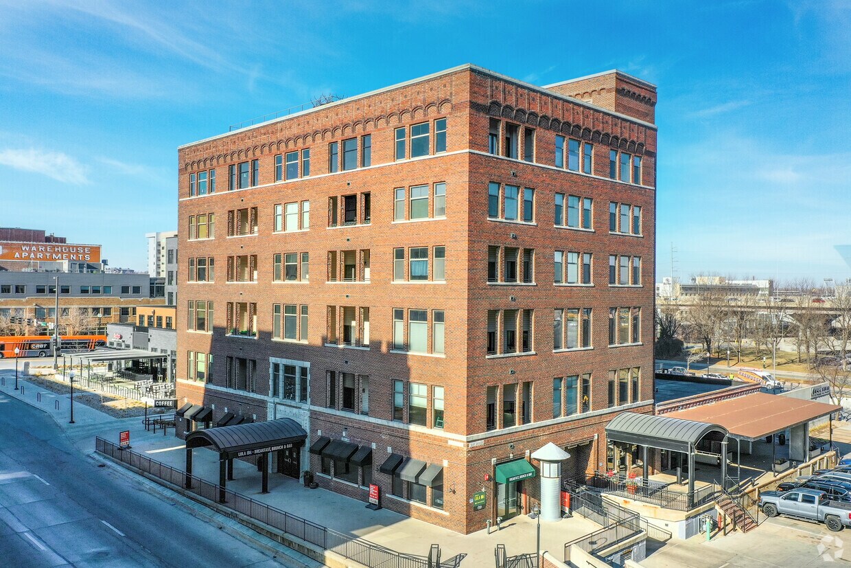 Dodge Condominiums Apartments in Omaha, NE