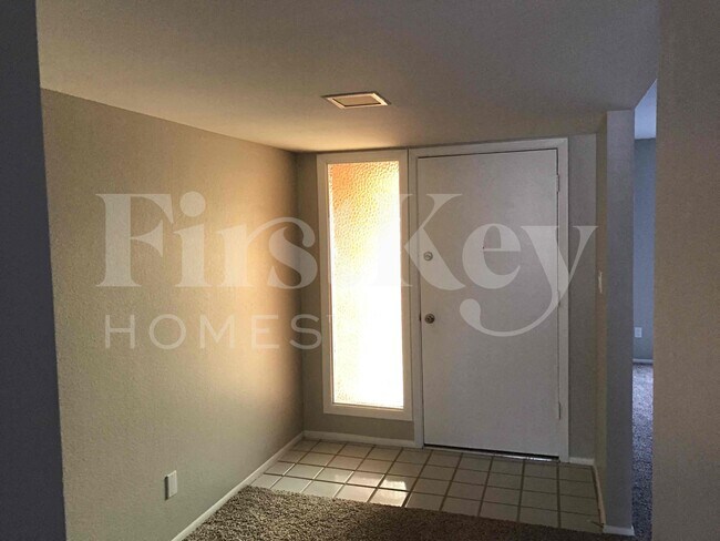 Foto del edificio - 4809 W Laurel Ln