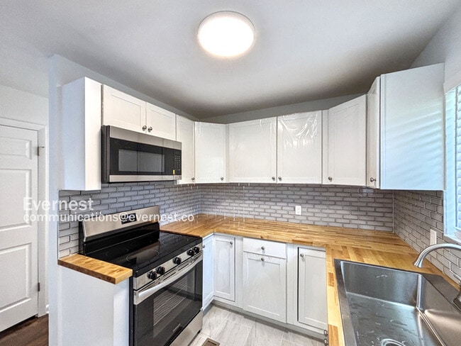 Foto del edificio - 5505 Kenyon Rd