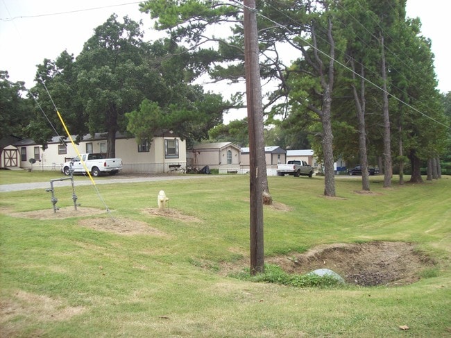 Building Photo - Trails End