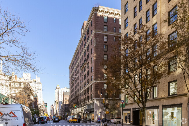 Building Photo - 30 E 71st St