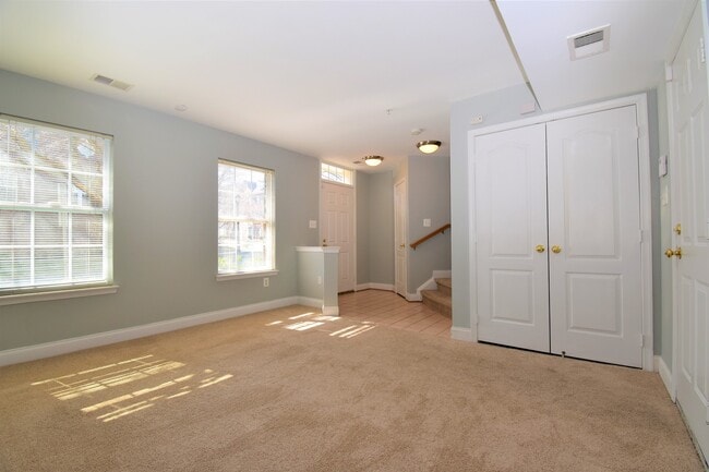 Building Photo - Fantastic 3 Bedroom 2.5 Bathroom Townhouse in KING FARM!