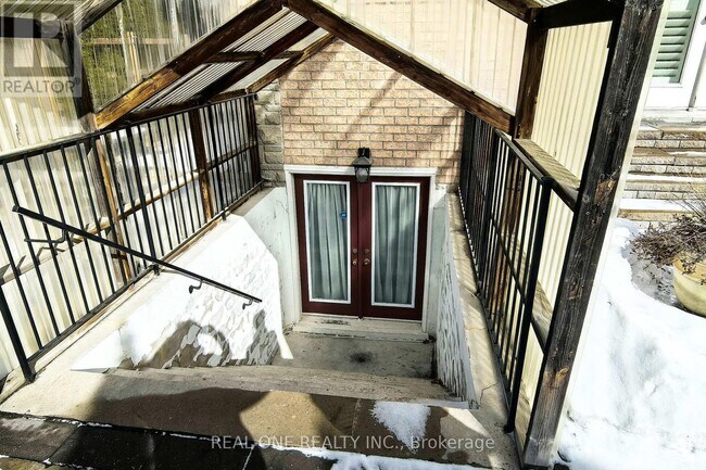 Building Photo - 301 Weldrick Rd E