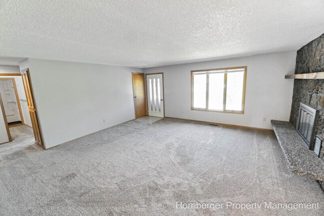 Foto del edificio - 9724-9726 N Wall St