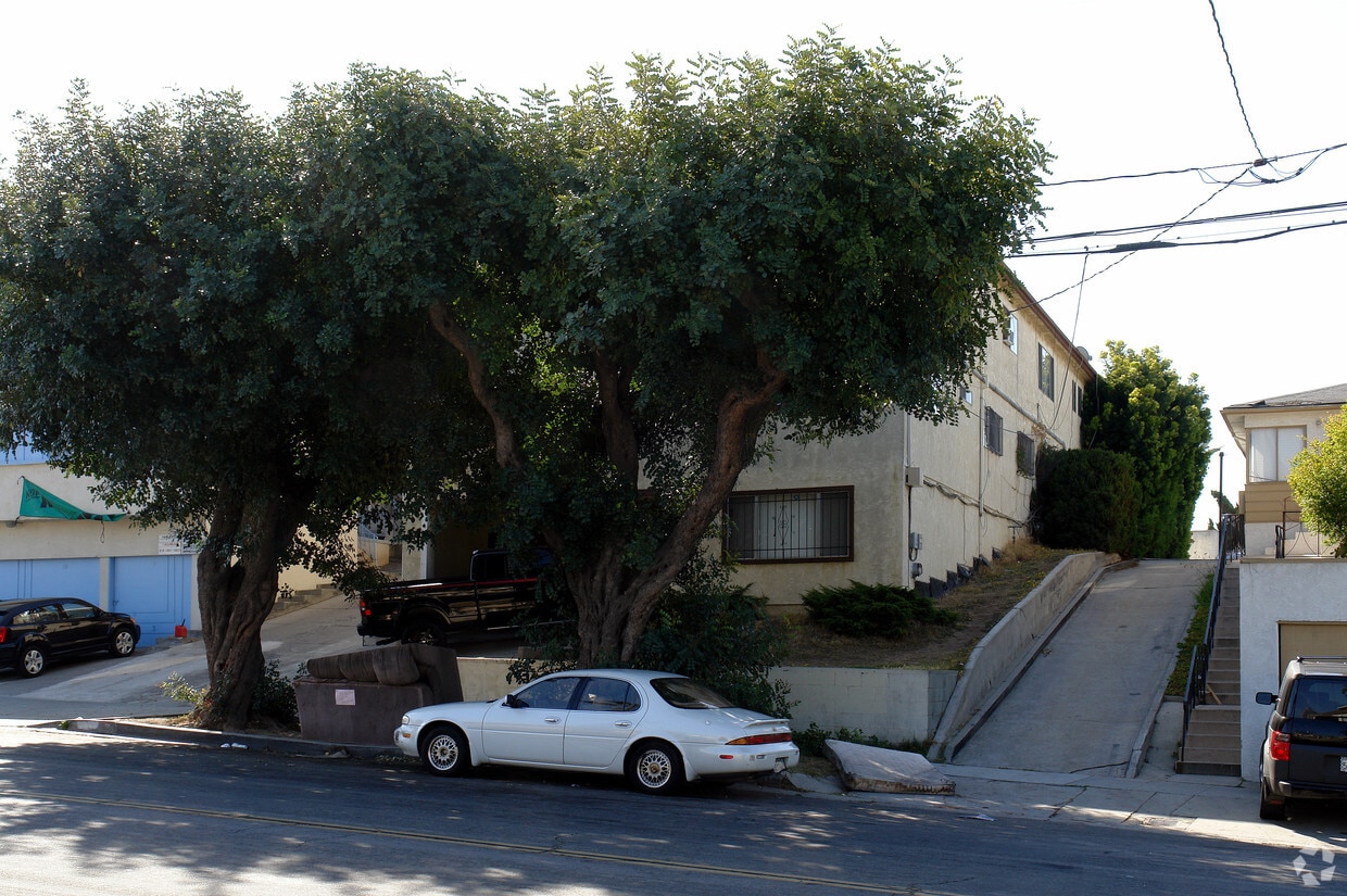 Building Photo - 316 E Hyde Park Blvd