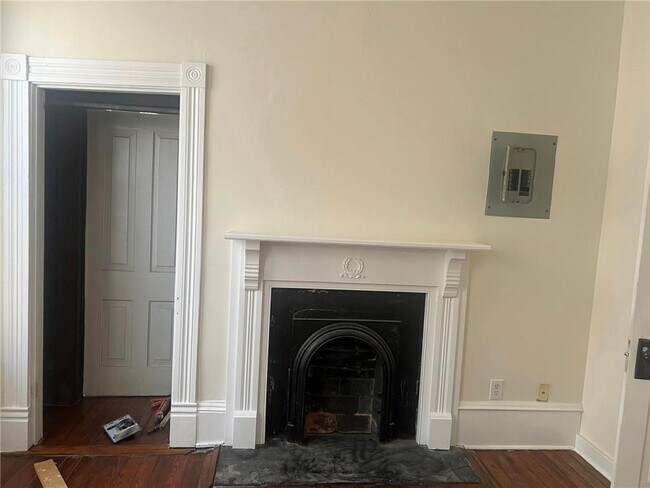 Building Photo - 1457 Monroe St