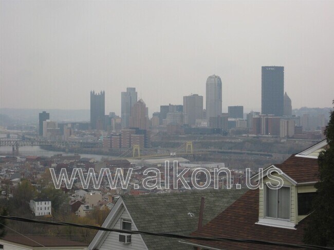 Photo - 2314 Wellington St House